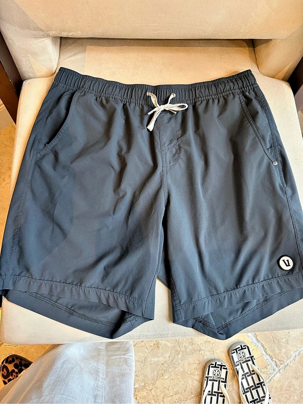 Vuori Banks Short Men's Gray Hybrid Shorts XL (7”lenght)